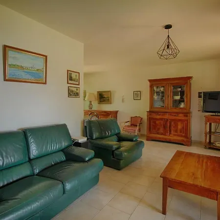3 A 200m De La Avec Jardin, Terrasse Et Parking Securise - Fr-1-61-510