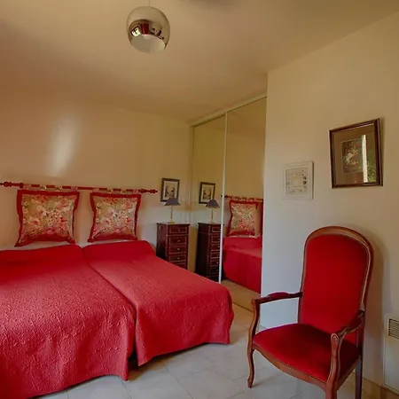 3 A 200m De La Avec Jardin, Terrasse Et Parking Securise - Fr-1-61-510